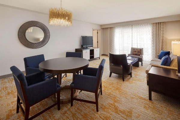 DoubleTree By Hilton Hotel Ontario Airport image 16